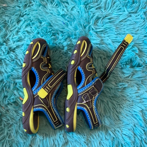 Boy’s sandals( NWTS) - Picture 2 of 4